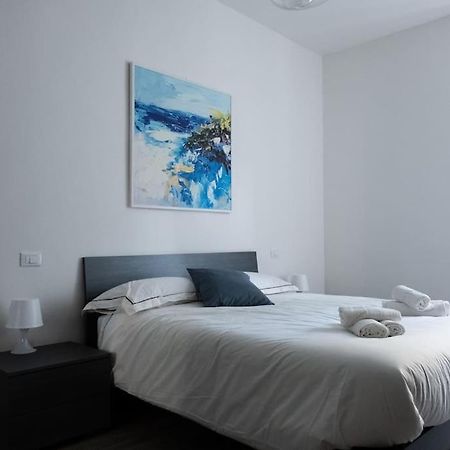 Private Room: The Port Apartment Scirocco Livorno Luaran gambar